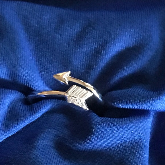 Arrow ring - Picture 1 of 3